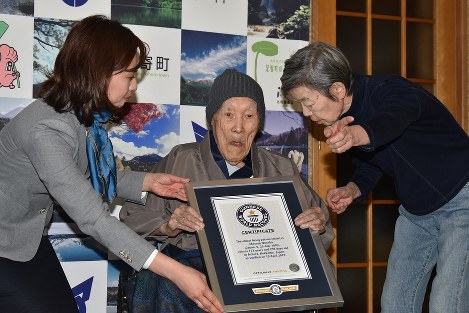 ギネス認定 髪の長い１０代 高校３年の川原さん １５５ ５センチ あす お披露目 出水 鹿児島 毎日新聞