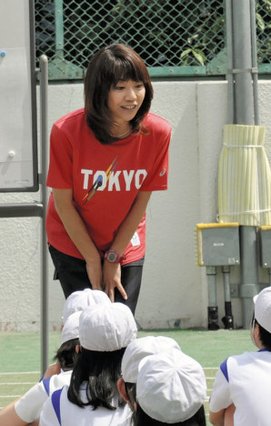 学習会に参加したシドニー五輪女子マラソン金メダルの高橋尚子さん=東京都渋谷区で2018年4月12日、倉沢仁志撮影