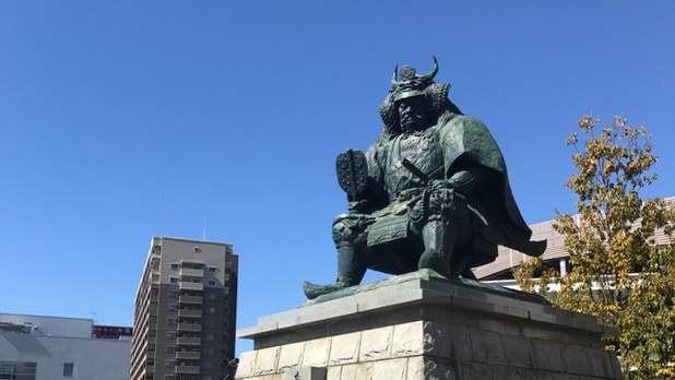 武田信玄公像=甲府市で2017年3月3日、井川諒太郎撮影