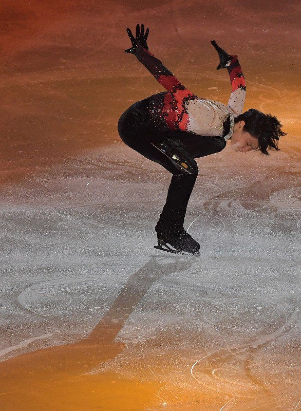 フィギュア：羽生がアイスショー登場 47日ぶりの氷上 [写真