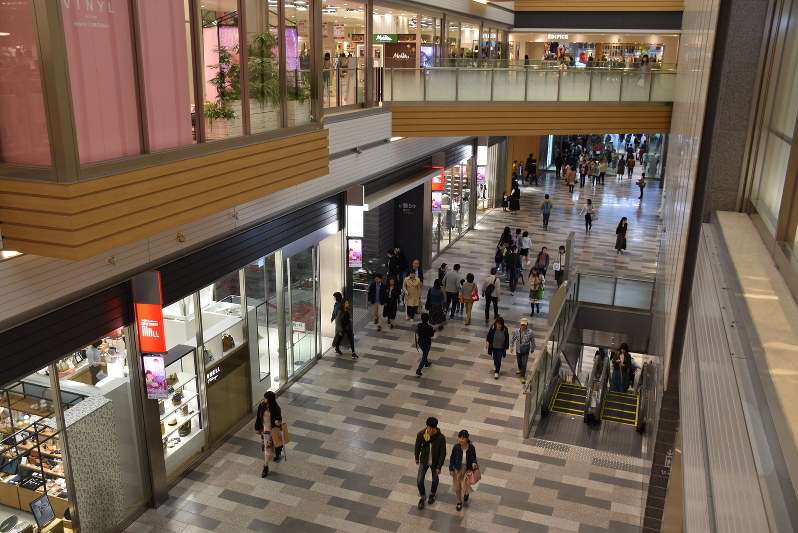 名古屋駅 ｊｒゲートタワー１年 まもなく３０００万人 毎日新聞