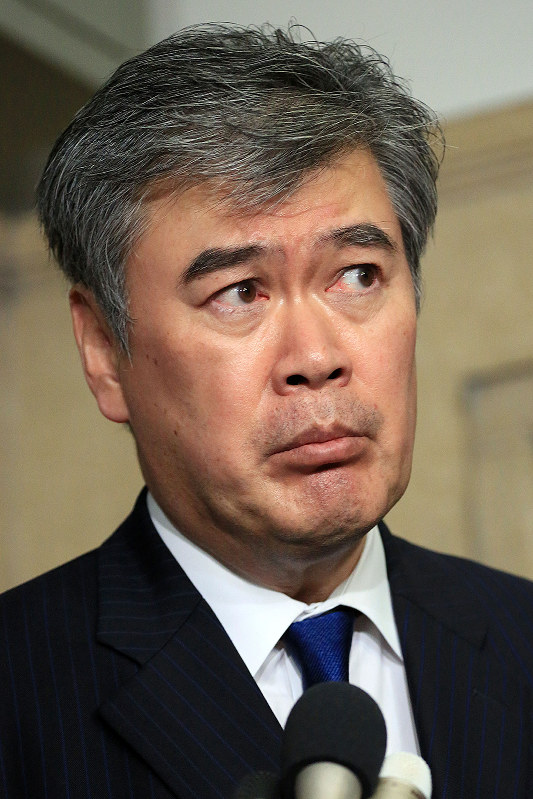 辞意を表明する財務省の福田淳一事務次官=東京・霞が関の同省で18日午後7時2分、梅村直承撮影