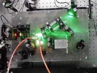 放射性セシウムを同位体別に可視化できる新型の「高繰り返し波長可変レーザー」