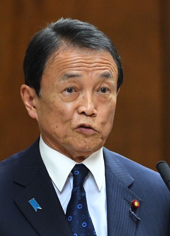 麻生太郎財務相=川田雅浩撮影
