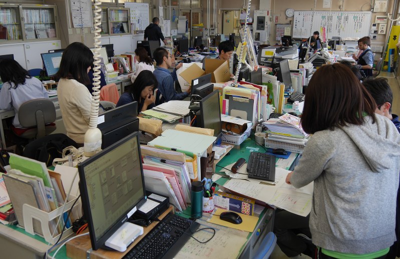 毎小ニュース 社会 公立校教職員の過労死 １０年で６３人 毎日新聞