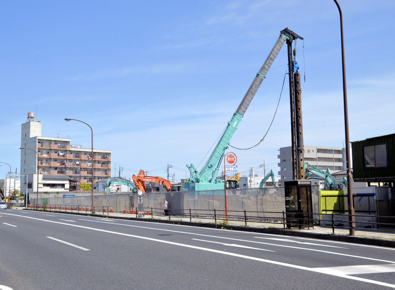 「イオン新下市(仮称)」の建設予定地。現在は旧店舗の解体工事が進む=水戸市柳町2で