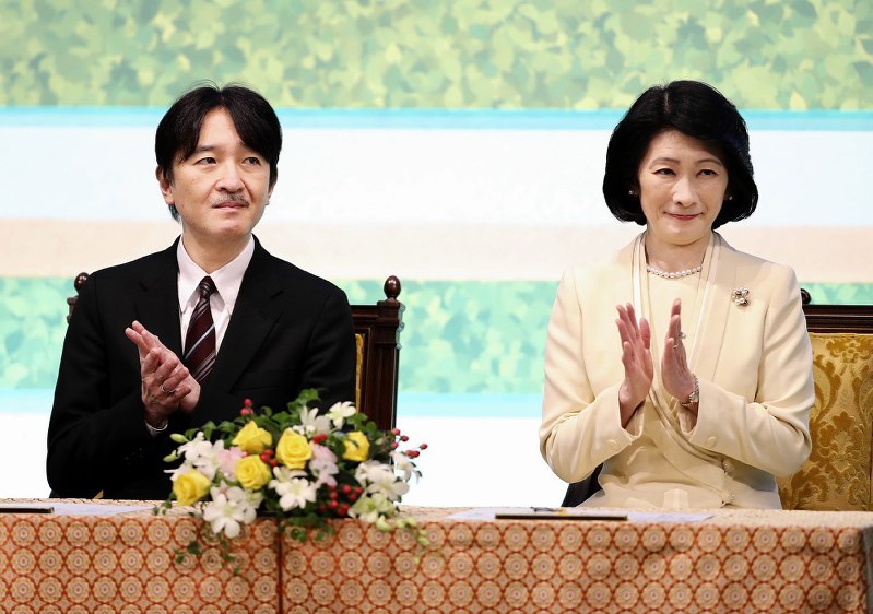 今月9日、「第27回地球環境大賞」の授賞式に出席された秋篠宮ご夫妻=東京都港区の明治記念館で、佐々木順一撮影