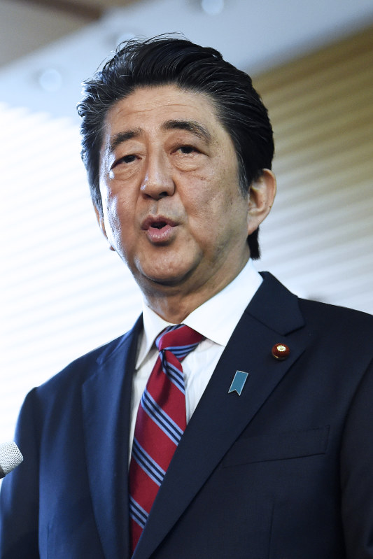 南北首脳会談：安倍首相、韓国大統領と電話協議 [写真特集3/8] | 毎日新聞