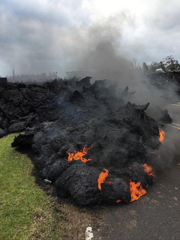 Lava burns 5 homes as Hawaii prepares for long eruption The Mainichi
