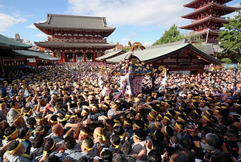 Tokyo's Asakusa district comes alive with the Sanja Matsuri festival ...