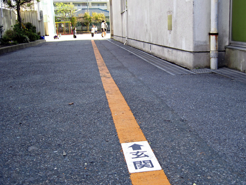 ぷらすアルファ 子どもを狙った犯罪防止 遊び場 視線届く環境に 毎日新聞