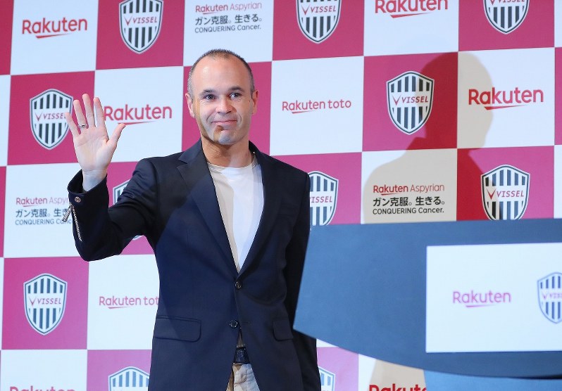 サッカー：イニエスタが神戸入団会見 元バルサ主将 [写真特集6/10