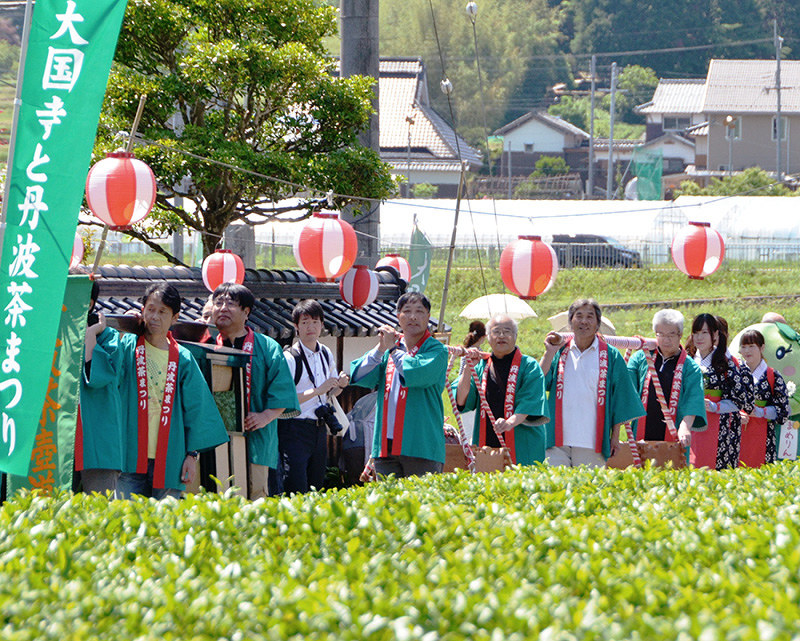 茶まつり 大運動会 行楽日和 篠山にぎわう 兵庫 毎日新聞