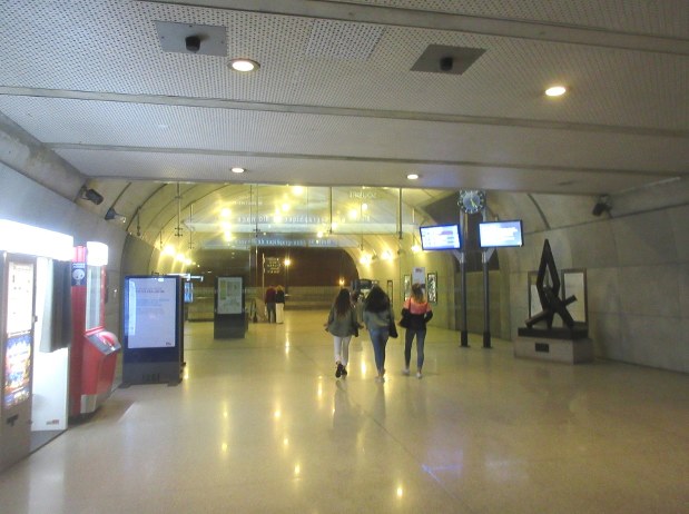 モナコ 金持ち白人国家 の成り立ちと生きる道 藻谷浩介の世界 来た 見た 考えた 藻谷浩介 毎日新聞 経済プレミア