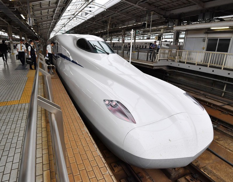 JR新大阪駅で報道陣に公開された東海道新幹線の新型車両「N700S」=大阪市淀川区で2018年6月5日、木葉健二撮影