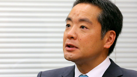 井上信治氏＝玉城達郎撮影