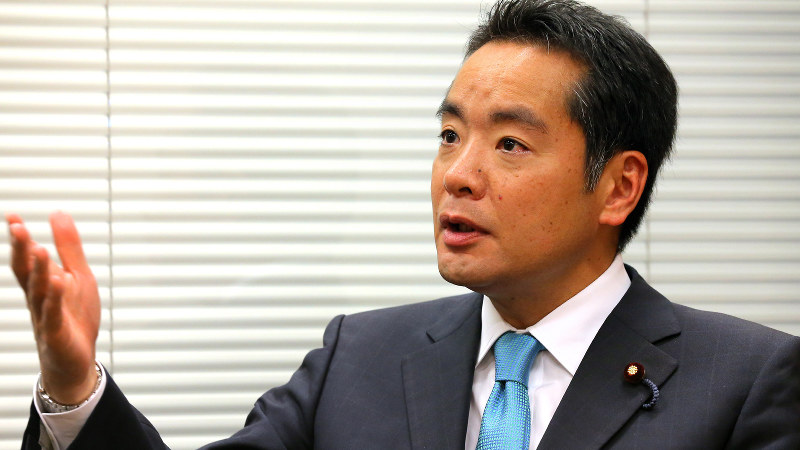 井上信治氏=玉城達郎撮影