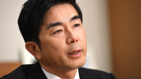 牧原秀樹氏＝丸山博撮影