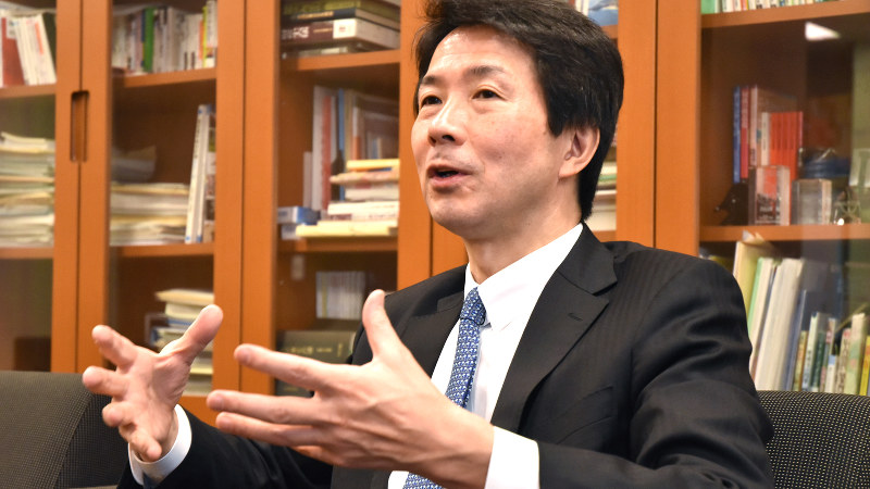 大塚耕平氏=須藤孝撮影