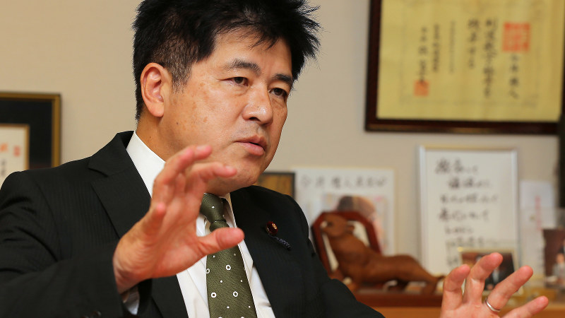 今井雅人氏=玉城達郎撮影