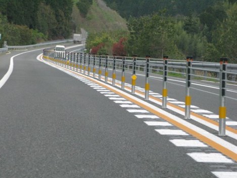 ワイヤロープ 片側1車線に 国交省 高速に整備へ 毎日新聞