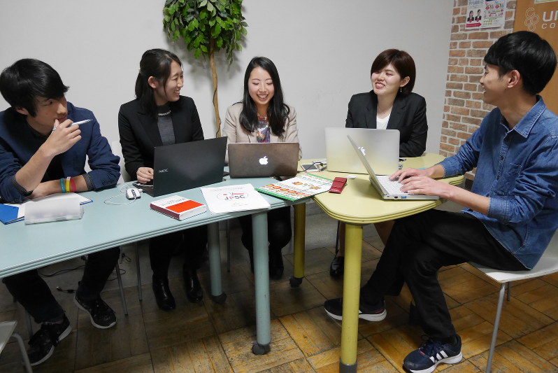 大学倶楽部 神戸市外国語大 東京外国語大 サッカーｗ杯 広がれ ポーランド愛 留学経験学生が交流団体を設立 毎日新聞