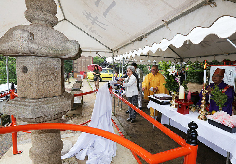 石灯ろう 結縁祈る 設置し入魂法会 紀三井寺 和歌山 毎日新聞