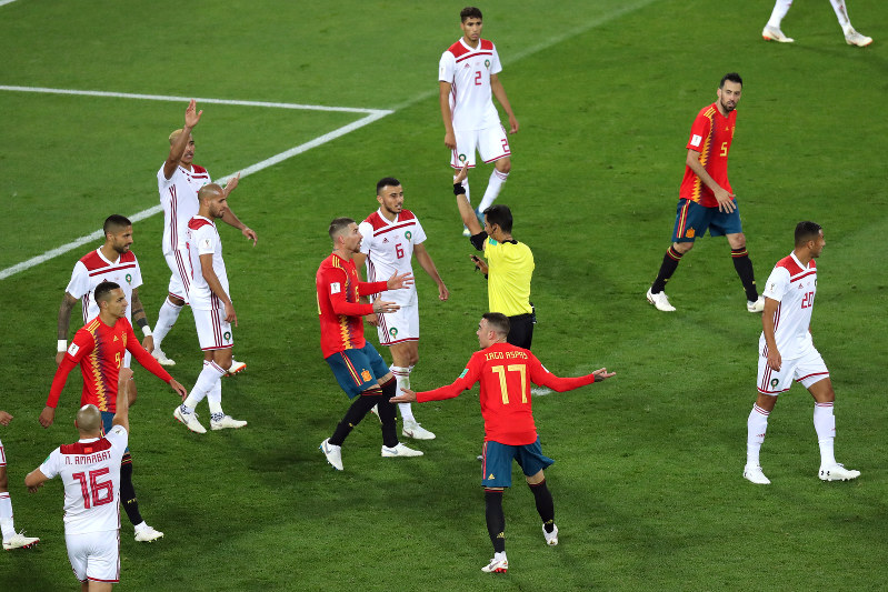 ロシアｗ杯 金星あと一歩 モロッコ スペインとドロー 毎日新聞