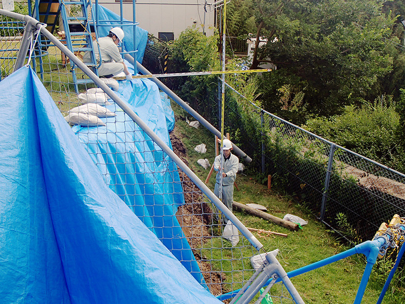 田辺の公園亀裂 雨で崩壊の危険も 警戒呼びかけ 地滑り判明 和歌山 毎日新聞