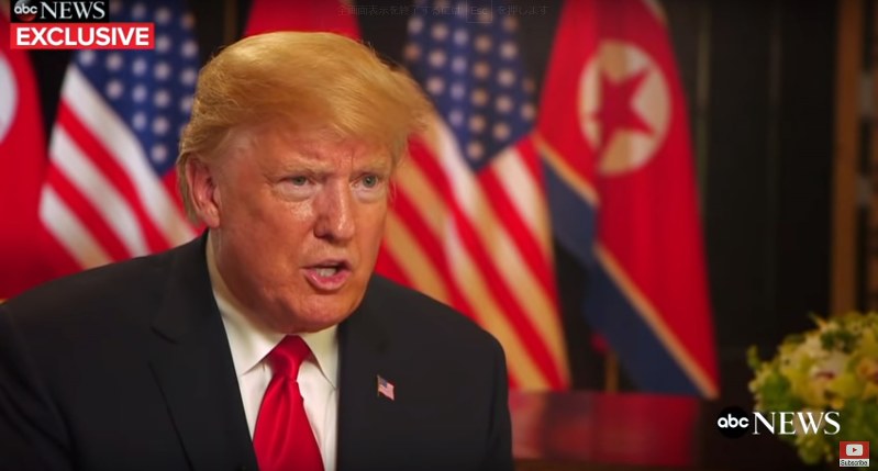 米ABCテレビのインタビューを受けるトランプ米大統領=動画投稿サイト「YouTube」から