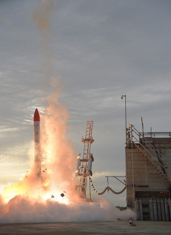 民間ロケット：リモートカメラがとらえた ロケット爆発の瞬間 [写真