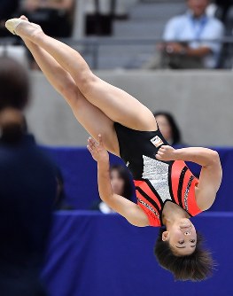 体操：田中2連覇…男子平行棒 全日本種目別選手権 [写真特集11/11