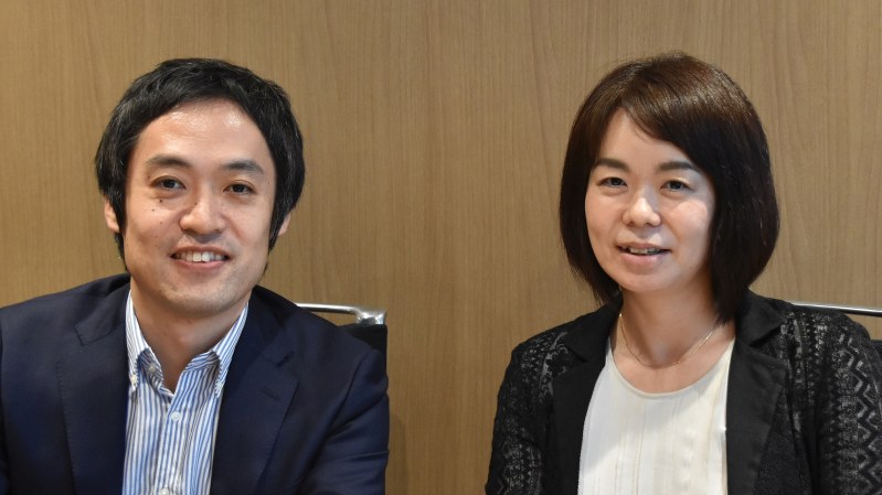 武井房子さん(右)と駒形一洋さん