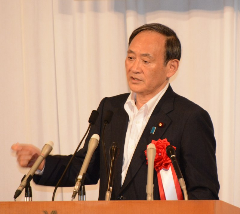 講演する菅義偉官房長官=秋田市で2018年7月1日午後4時43分、山本康介撮影