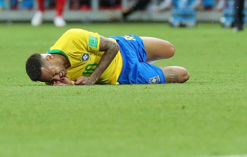 ロシアｗ杯 サッカー 準々決勝 ベルギー２ １ブラジル ベルギー 王国封じ ９０分 守備 一貫 毎日新聞