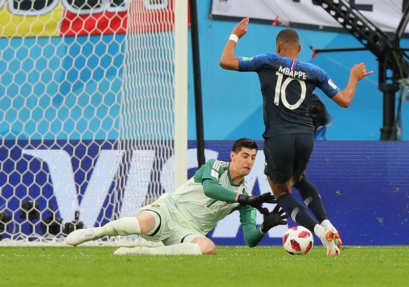 ロシアｗ杯 ベルギーのｇｋクルトワ 奮闘 毎日新聞