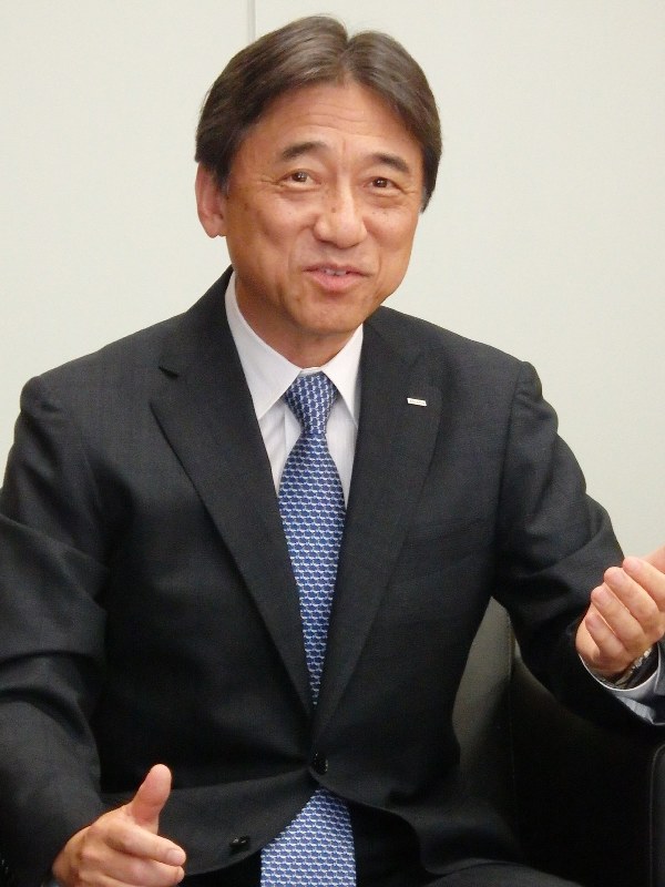 インタビューに応じるNTTドコモの吉沢和弘社長=東京都千代田区のNTTドコモ本社で2018年7月10日、森有正撮影