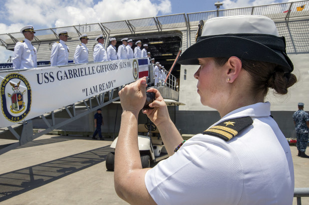Us Navy Now Allows Women To Wear Ponytails Lock Hairstyles The