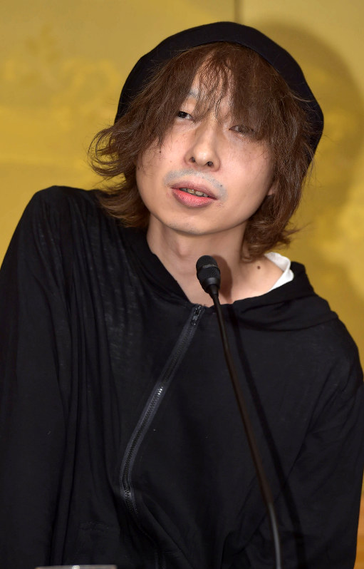 大学倶楽部 文教大 卒業生の高橋弘希さん 送り火 で第１５９回芥川賞受賞 毎日新聞