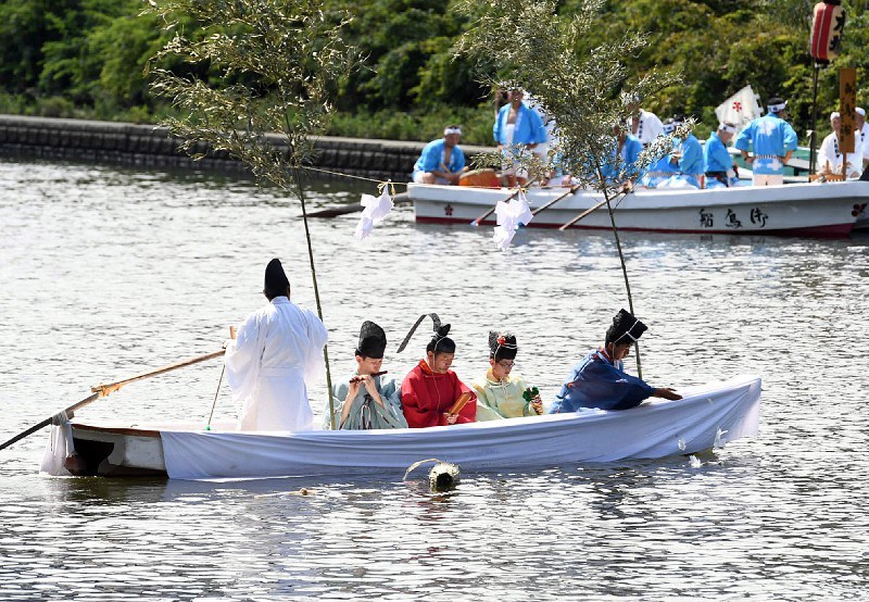 天神祭：大阪の夏の風物詩、鉾流神事で幕開け | 毎日新聞