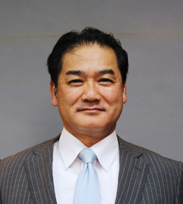 佐喜真淳氏