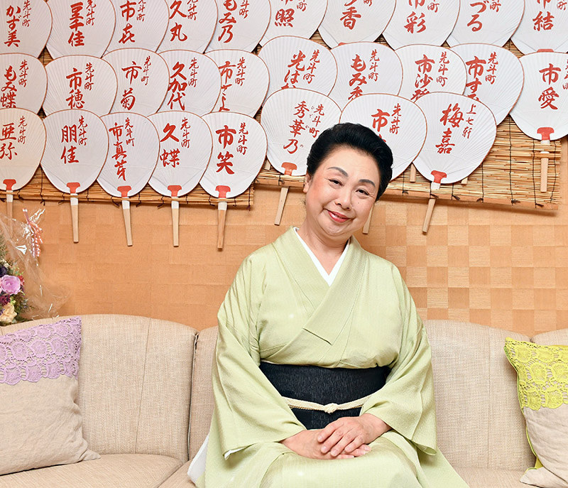 わたしの母校 堀川高校 ８ 自由と個性 校風支えに 先斗町芸妓組合長 久丸さん 毎日新聞