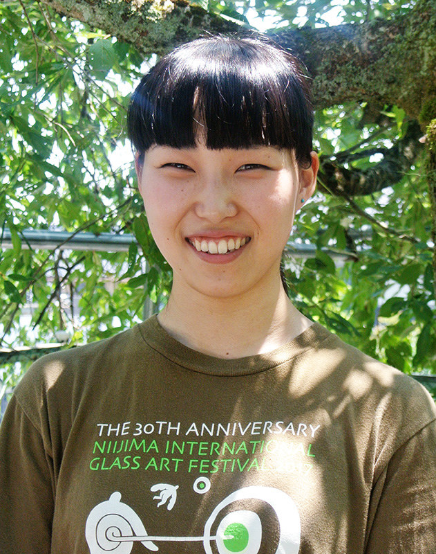 キラリ ｔｏｙａｍａのガラス人 ３５ 流動研究所アシスタント 宮本あかりさん 富山 毎日新聞