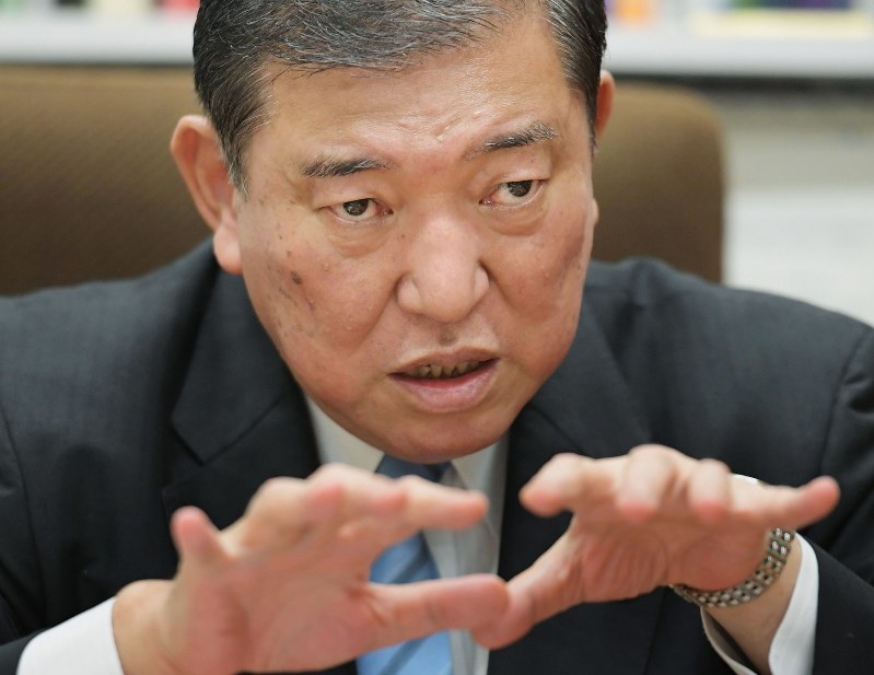 毎日新聞のインタビューに答える自民党の石破茂元幹事長=衆院第2議員会館で2018年8月2日、川田雅浩撮影