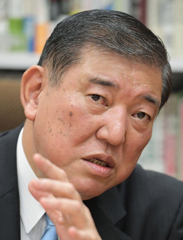 毎日新聞のインタビューに答える自民党の石破茂元幹事長=衆院第2議員会館で2018年8月2日、川田雅浩撮影