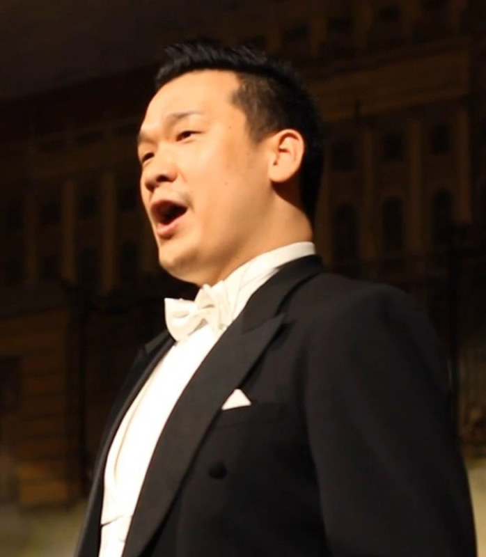 リサイタルを開く中嶋俊晴さん=中嶋さん提供
