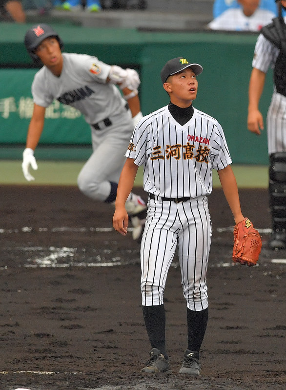 夏の高校野球：第5日第1試合 横浜（神奈川）―愛産大三河（愛知） [写真特集13/18] 毎日新聞