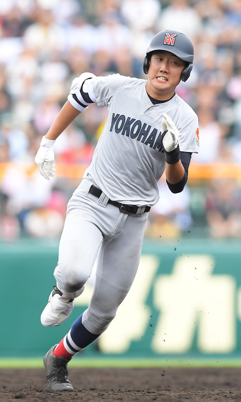 夏の高校野球：第5日第1試合 横浜（神奈川）―愛産大三河（愛知