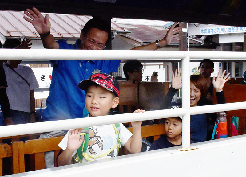 西日本豪雨 ｊｒ木次線 全区間で運転再開 被害から３４日ぶり 観光列車 おろち号 も 島根 毎日新聞