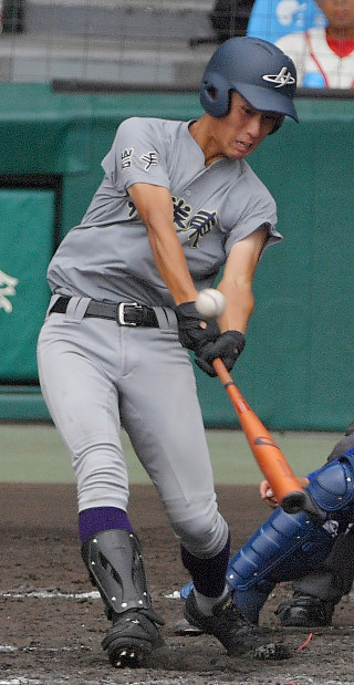 夏の高校野球：打撃で見せた花巻東の元エース左腕・田中 | 毎日新聞